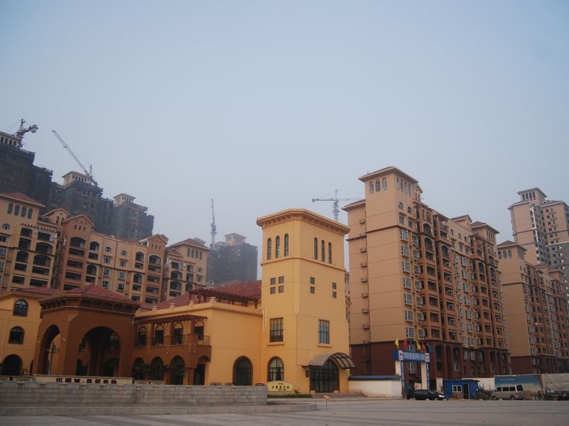 華強城一期二標(biāo)段工程（2010年省文明工地、省“結(jié)構(gòu)中州杯”工程）